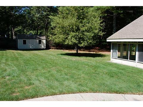139 Maureen Cir, Mapleville, RI 02839 photo 15