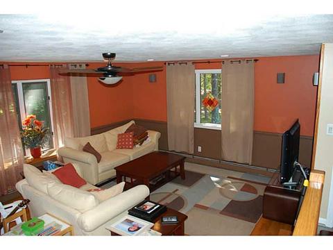 139 Maureen Cir, Mapleville, RI 02839 photo 4