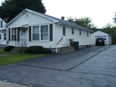 793 Manville Rd, Woonsocket, RI 02895 photo 2