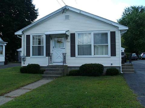 793 Manville Rd, Woonsocket, RI 02895 photo 1