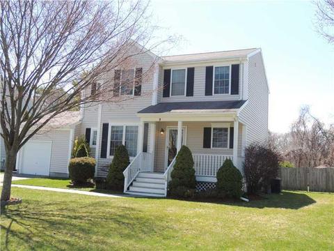 9 Carousel Dr, Riverside, RI 02915 photo 1