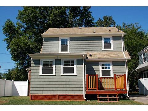 304 Fair St, Warwick, RI 02888 photo 3