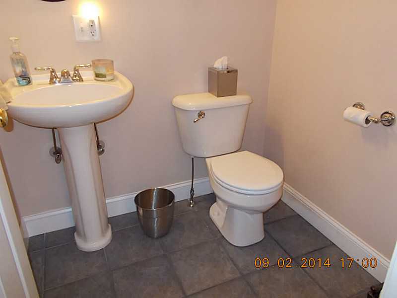 5239 N Main St, Fall River, MA 02720 photo 8