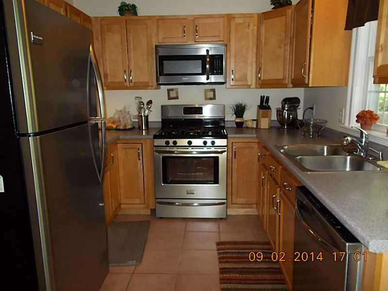 5239 N Main St, Fall River, MA 02720 photo 4