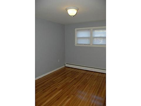 105 White Ave, Warwick, RI 02886 photo 11