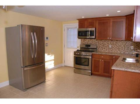 105 White Ave, Warwick, RI 02886 photo 6