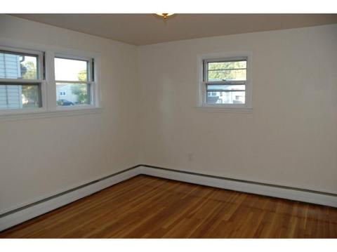 105 White Ave, Warwick, RI 02886 photo 12