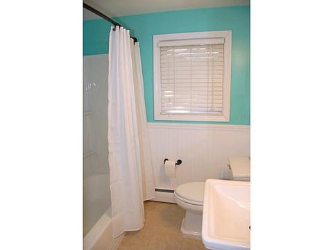105 White Ave, Warwick, RI 02886 photo 19