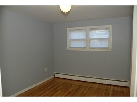 105 White Ave, Warwick, RI 02886 photo 18