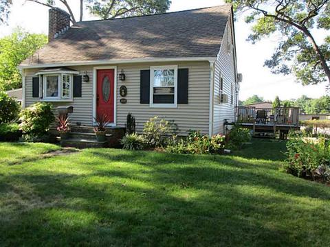 160 Everleth Ave, Warwick, RI 02888 photo 2