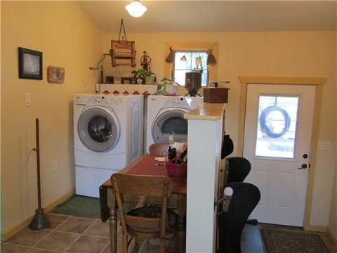 160 Everleth Ave, Warwick, RI 02888 photo 13