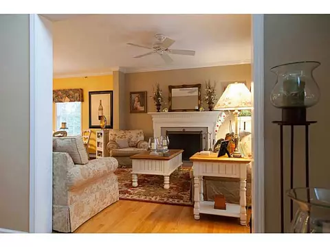 7 Lambert Ln, Warren, RI 02885 photo 13
