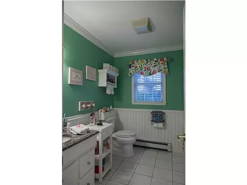 7 Lambert Ln, Warren, RI 02885 photo 12
