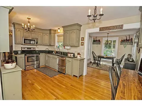 62 Corrie Ln, Mapleville, RI 02839 photo 4