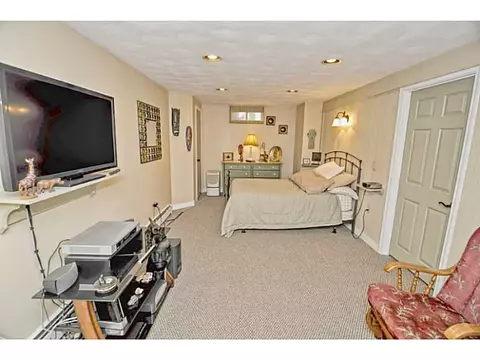62 Corrie Ln, Mapleville, RI 02839 photo 14