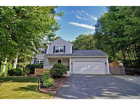 62 Corrie Ln, Mapleville, RI 02839 photo 2