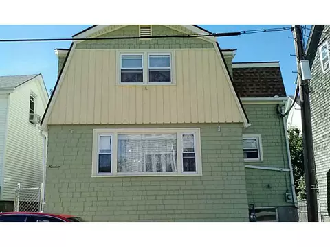 19 Beacon St, Fall River, MA 02721 photo 1