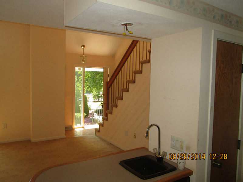 305 Scituate Ave, Cranston, RI 02921 photo 4