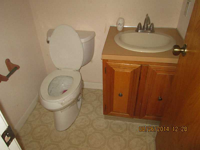 305 Scituate Ave, Cranston, RI 02921 photo 8