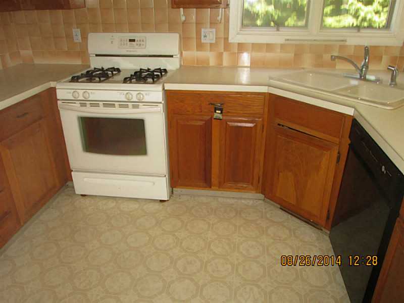 305 Scituate Ave, Cranston, RI 02921 photo 7