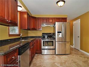 132 Tanner Ave, Warwick, RI 02886 photo 2