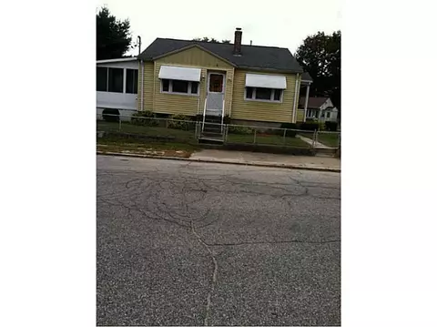 69 Knight St, Woonsocket, RI 02895 photo 1