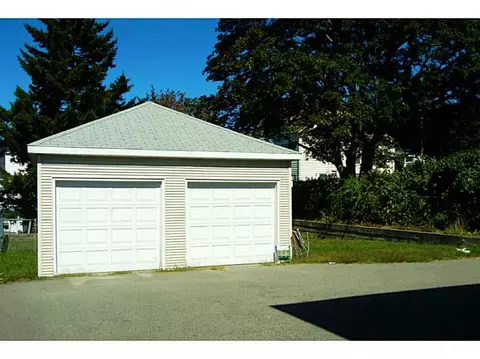 986 Cass Ave, Woonsocket, RI 02895 photo 10