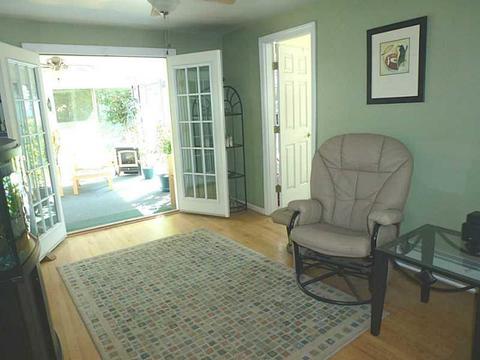 88 Madeleine Ave, Woonsocket, RI 02895 photo 10