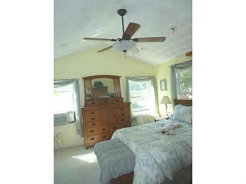 88 Madeleine Ave, Woonsocket, RI 02895 photo 11