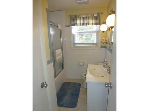 88 Madeleine Ave, Woonsocket, RI 02895 photo 12