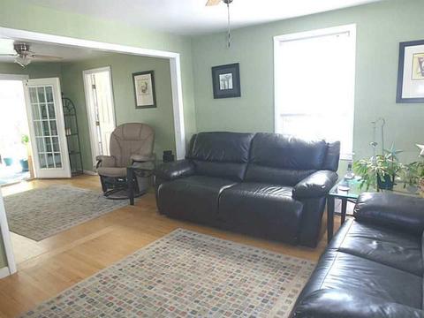 88 Madeleine Ave, Woonsocket, RI 02895 photo 8