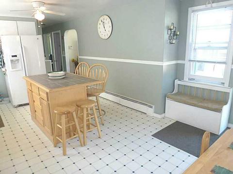 88 Madeleine Ave, Woonsocket, RI 02895 photo 5