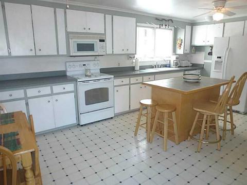 88 Madeleine Ave, Woonsocket, RI 02895 photo 3