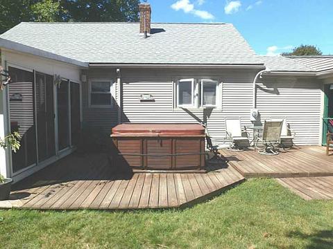 88 Madeleine Ave, Woonsocket, RI 02895 photo 15
