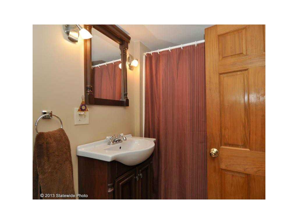 6 Huron St, Warwick, RI 02889 photo 2