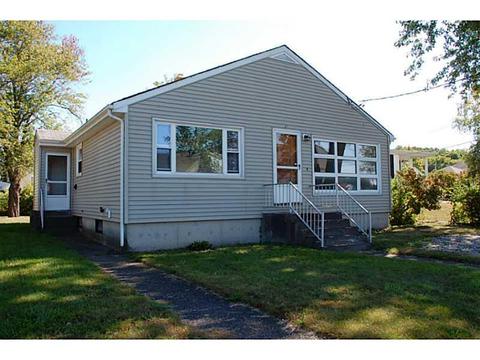 108 Angell St, Woonsocket, RI 02895 photo 2