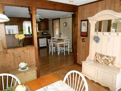 27 Tower St, Westerly, RI 02891 photo 2