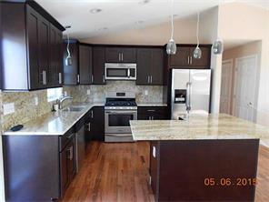 130 Danielle Dr, Woonsocket, RI 02895 photo 2