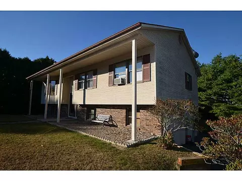 20 Pickering Dr, Westerly, RI 02891 photo 3