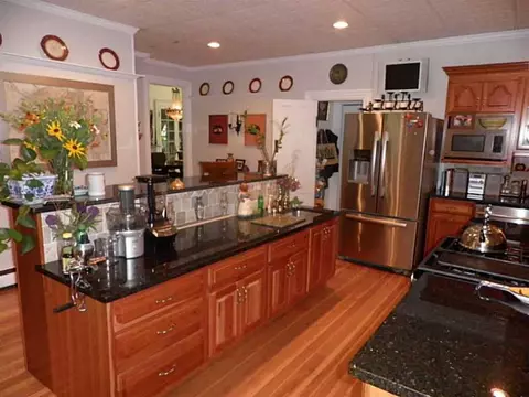 219 Prospect St, Woonsocket, RI 02895 photo 11