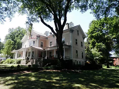 219 Prospect St, Woonsocket, RI 02895 photo 4