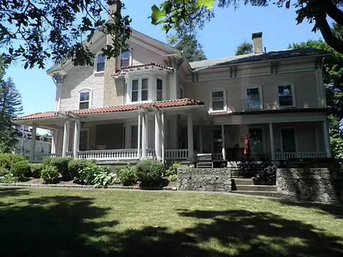 219 Prospect St, Woonsocket, RI 02895 photo 3