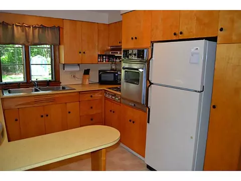 37 Buttonwoods Ave, Warwick, RI 02886 photo 9