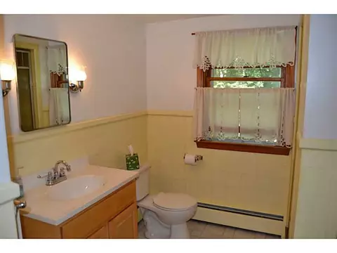 37 Buttonwoods Ave, Warwick, RI 02886 photo 25