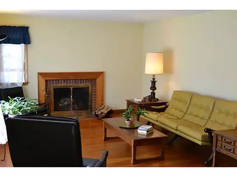 37 Buttonwoods Ave, Warwick, RI 02886 photo 7