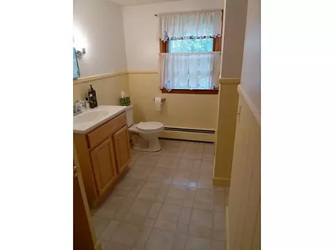 37 Buttonwoods Ave, Warwick, RI 02886 photo 22