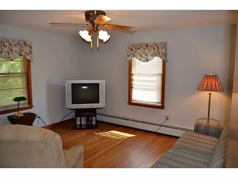 37 Buttonwoods Ave, Warwick, RI 02886 photo 13