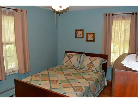 37 Buttonwoods Ave, Warwick, RI 02886 photo 11