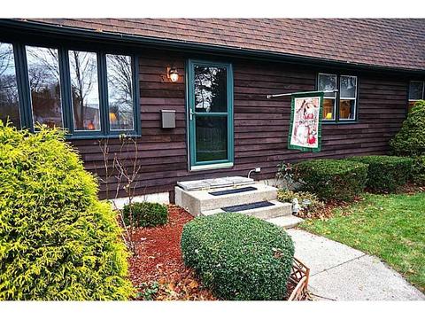 3 Faroe Ct, Warwick, RI 02889 photo 3