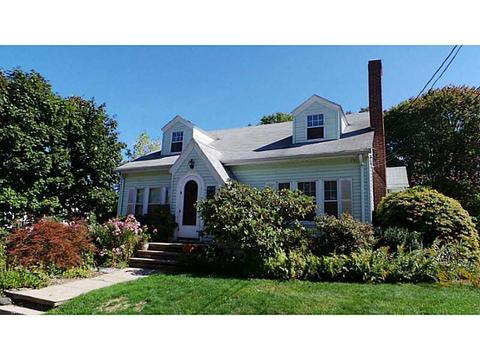 2 Friendly Dr, Warwick, RI 02888 photo 1